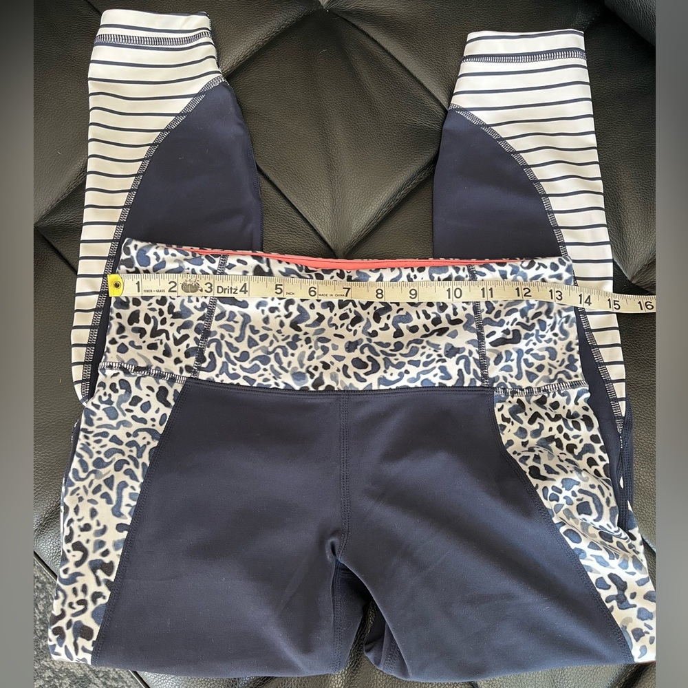 Athleta Petal Salutation 7/8 ankle leggings, size S - Picture 9 of 13